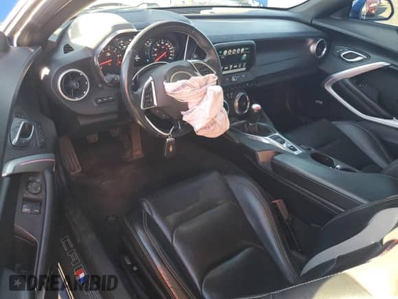 2016 Chevrolet Camaro 2SS z VIN 1G1FG1R71G0131114, wystawiony jako Copart lot #91431575 z przebiegiem 52 499 mil mil oraz Szkoda całkowita • Salvage title. Historia ofert i sprzedaży dostępna na DreamBid. Obrazek 8.