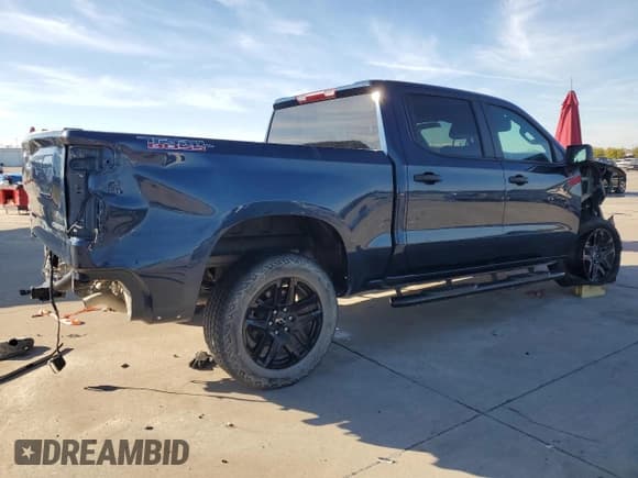 ✅ 2022 Chevrolet Silverado 1500 Custom Trail Boss • VIN: 3GCPYCEL9NG206142 • Lot: 79852624. Wystawiony na Copart z przebiegiem 35 778 mil. Bezpłatny archiwum sprzedaży aukcyjnych z USA i szczegółowy raport historii pojazdu na DreamBid. Zdjęcie 3.