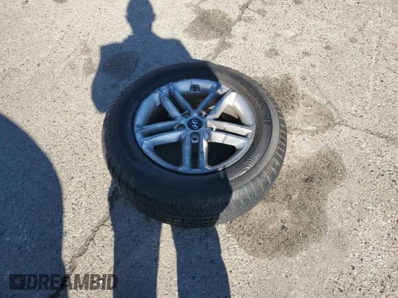 ✅ 2018 Hyundai Santa Fe 2.4L • VIN: 5XYZU3LB0JG504621 • Lot: 86828265. Wystawiony na Copart z przebiegiem 42 191 mil. Bezpłatny archiwum sprzedaży aukcyjnych z USA i szczegółowy raport historii pojazdu na DreamBid. Zdjęcie 13.