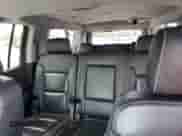 2020 Chevrolet Suburban LT z VIN 1GNSKHKC0LR158788, wystawiony jako Copart lot #65403725 z przebiegiem 248 626 mil mil oraz Czysty tytuł • Clean title. Historia ofert i sprzedaży dostępna na DreamBid. Obrazek 10.