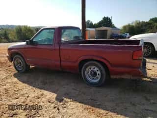 1994 Chevrolet S-10 с VIN 1GCCS1443R8116561, выставлен на аукционе Copart как лот 74913124 с пробегом 173 946 миль миль и Списание • Salvage title. История ставок и продаж доступна на DreamBid. Изображение 2.