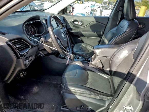 ✅ 2019 Jeep Cherokee Latitude Plus • VIN: 1C4PJLLB0KD296594 • Lot: 95763125. Listed on Copart with 87,923 mi. Free auction sales archive from the USA and detailed vehicle history report at DreamBid. Image 7.