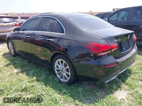 ✅ 2019 Mercedes-Benz A 220 • VIN: WDD3G4EB2KW002509 • Lot: 41923586. Listed on IAAI with Not provided. Free auction sales archive from the USA and detailed vehicle history report at DreamBid. Image 3.