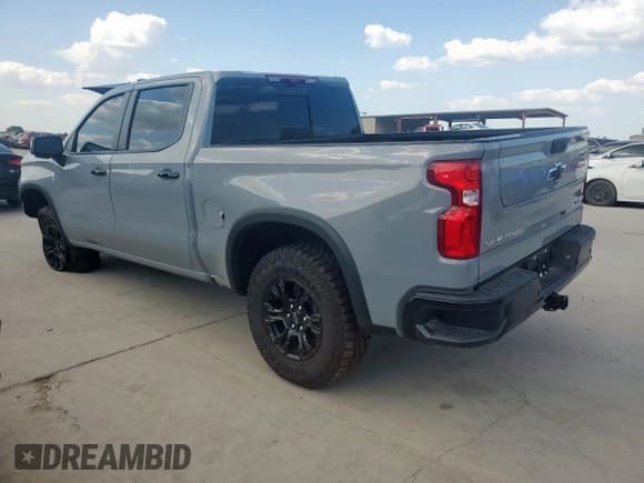 ✅ 2025 Chevrolet Silverado 1500 • VIN: 3GCUKHE81SG131512 • Лот: 67035875. Опубликован ранее на Copart с пробегом 2 852 миль. Бесплатный доступ к архиву аукционных продаж из США и подробный отчёт об истории автомобиля на DreamBid. Изображение 2.