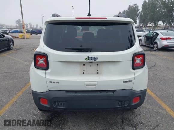 ✅ 2018 Jeep Renegade Latitude • VIN: ZACCJBBB7JPJ30032 • Lot: 43408219. Wystawiony na IAAI z przebiegiem 54 791 mil. Bezpłatny archiwum sprzedaży aukcyjnych z USA i szczegółowy raport historii pojazdu na DreamBid. Zdjęcie 16.