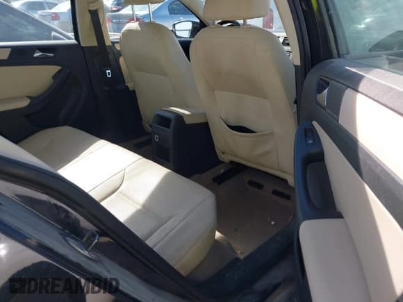 ✅ 2011 Volkswagen Jetta SE • VIN: 3VWDZ7AJ7BM338287 • Лот: 43460051. Опубликован ранее на IAAI с пробегом 225 183 миль. Бесплатный доступ к архиву аукционных продаж из США и подробный отчёт об истории автомобиля на DreamBid. Изображение 8.