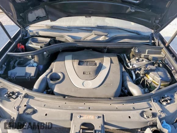 ✅ 2010 Mercedes-Benz M 550 • VIN: 4JGBB7CB5AA582211 • Lot: 92927805. Listed on Copart with 166,651 mi. Free auction sales archive from the USA and detailed vehicle history report at DreamBid. Image 12.