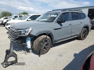 ✅ 2024 Volkswagen Atlas Peak Edition SEL • VIN: 1V2GR2CA8RC562632 • Lot: 71311655. Listed on Copart with 14,089 mi. Free auction sales archive from the USA and detailed vehicle history report at DreamBid. Image 1.