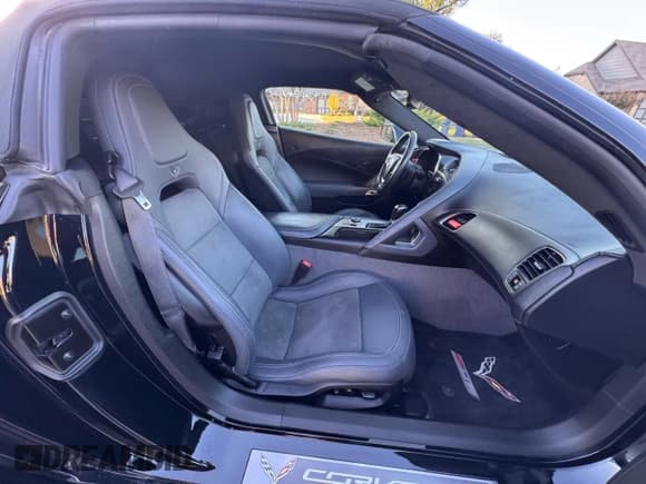 ✅ 2015 Chevrolet Corvette Z06 3LZ • VIN: 1G1YU3D69F5602746 • Lot: 92536225. Wystawiony na Copart z przebiegiem 26 956 mil. Bezpłatny archiwum sprzedaży aukcyjnych z USA i szczegółowy raport historii pojazdu na DreamBid. Zdjęcie 6.