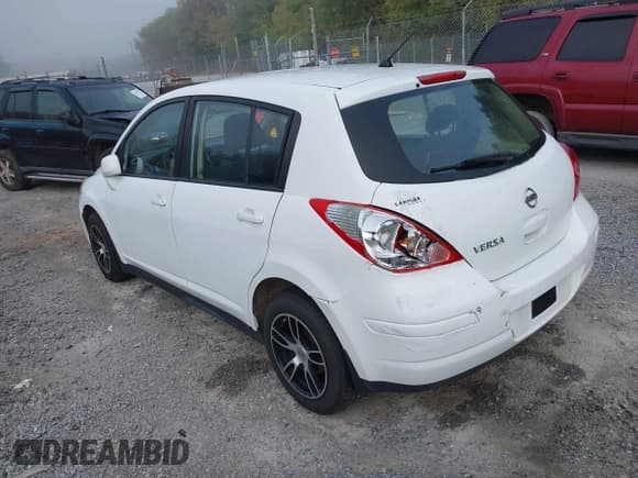 ✅ 2010 Nissan Versa S • VIN: 3N1BC1CP8AL451277 • Lot: 43381653. Wystawiony na IAAI z przebiegiem 142 180 mil. Bezpłatny archiwum sprzedaży aukcyjnych z USA i szczegółowy raport historii pojazdu na DreamBid. Zdjęcie 3.