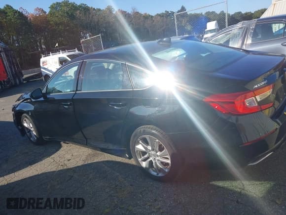 ✅ 2018 Honda Accord LX • VIN: 1HGCV1F10JA263381 • Лот: 43272326. Опубликован ранее на IAAI с пробегом 80 261 миль. Бесплатный доступ к архиву аукционных продаж из США и подробный отчёт об истории автомобиля на DreamBid. Изображение 14.