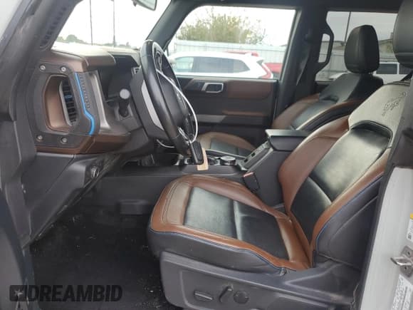 ✅ 2021 Ford Bronco • VIN: 1FMEE5DP1MLA86754 • Lot: 77087124. Wystawiony na Copart z przebiegiem 46 656 mil. Bezpłatny archiwum sprzedaży aukcyjnych z USA i szczegółowy raport historii pojazdu na DreamBid. Zdjęcie 7.