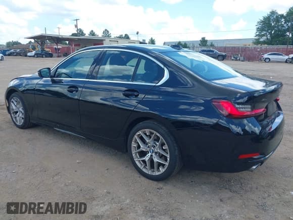 ✅ 2025 BMW 3 Series 330i xDrive • VIN: 3MW89CW09S8E99467 • Lot: 42555378. Wystawiony na IAAI z przebiegiem 16 290 mil. Bezpłatny archiwum sprzedaży aukcyjnych z USA i szczegółowy raport historii pojazdu na DreamBid. Zdjęcie 3.