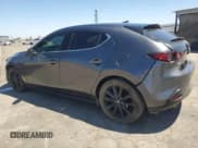 ✅ 2020 Mazda 3 Premium • VIN: JM1BPBNM1L1164240 • Lot: 61675365. Wystawiony na Copart z przebiegiem 90 509 mil. Bezpłatny archiwum sprzedaży aukcyjnych z USA i szczegółowy raport historii pojazdu na DreamBid. Zdjęcie 2.