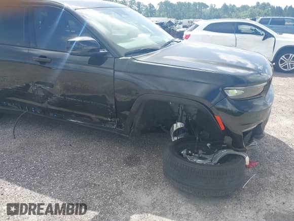 2024 Jeep Grand Cherokee Limited с VIN 1C4RJJBG1R8546339, выставлен на аукционе IAAI как лот 42137774 с пробегом 19 798 миль миль и . История ставок и продаж доступна на DreamBid. Изображение 6.