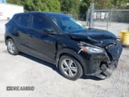 ✅ 2022 Nissan Kicks S • VIN: 3N1CP5BV7NL482025 • Lot: 43506648. Wystawiony na IAAI z przebiegiem 26 525 mil. Bezpłatny archiwum sprzedaży aukcyjnych z USA i szczegółowy raport historii pojazdu na DreamBid. Zdjęcie 1.