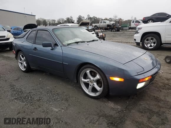 ✅ 1989 Porsche 944 • VIN: WP0AB2940KN451774 • Lot: 85991844. Wystawiony na Copart z przebiegiem 161 343 mil. Bezpłatny archiwum sprzedaży aukcyjnych z USA i szczegółowy raport historii pojazdu na DreamBid. Zdjęcie 4.