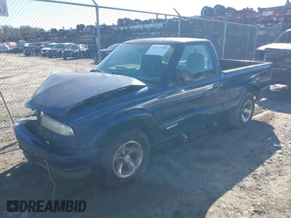 ✅ 2003 Chevrolet S-10 Work Truck • VIN: 1GCCS14X938129431 • Лот: 41463999. Опубликован ранее на IAAI с пробегом 338 054 миль. Бесплатный доступ к архиву аукционных продаж из США и подробный отчёт об истории автомобиля на DreamBid. Изображение 17.