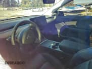 ✅ 2022 Tesla Model Y Long Range • VIN: 7SAYGDEE4NF446397 • Lot: 94078825. Wystawiony na Copart z przebiegiem Nie podano. Bezpłatny archiwum sprzedaży aukcyjnych z USA i szczegółowy raport historii pojazdu na DreamBid. Zdjęcie 8.