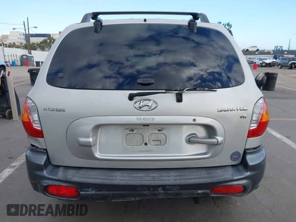 2003 Hyundai Santa Fe GLS с VIN KM8SC13D13U355367, выставлен на аукционе IAAI как лот 41546619 с пробегом 167 288 миль миль и . История ставок и продаж доступна на DreamBid. Изображение 16.