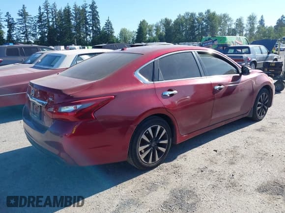 ✅ 2018 Nissan Altima SV • VIN: 1N4AL3APXJC230644 • Лот: 42604052. Опубликован ранее на IAAI с пробегом 116 201 миль. Бесплатный доступ к архиву аукционных продаж из США и подробный отчёт об истории автомобиля на DreamBid. Изображение 4.