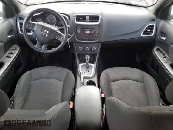 ✅ 2014 Dodge Avenger SE • VIN: 1C3CDZAG3EN129141 • Lot: 53859135. Wystawiony na Copart z przebiegiem 82 565 mil. Bezpłatny archiwum sprzedaży aukcyjnych z USA i szczegółowy raport historii pojazdu na DreamBid. Zdjęcie 8.