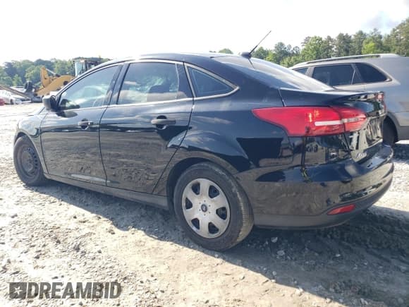 ✅ 2018 Ford Focus S • VIN: 1FADP3E24JL201155 • Lot: 56505285. Wystawiony na Copart z przebiegiem 91 560 mil. Bezpłatny archiwum sprzedaży aukcyjnych z USA i szczegółowy raport historii pojazdu na DreamBid. Zdjęcie 2.