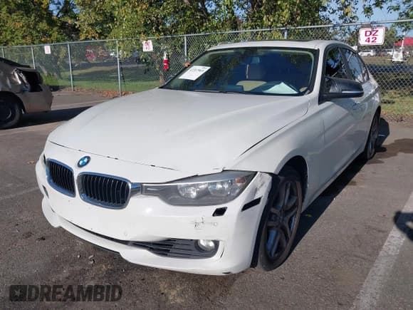 ✅ 2015 BMW 3 Series 328i xDrive • VIN: WBA3B5G58FNS14703 • Lot: 43357969. Listed on IAAI with 112,214 mi. Free auction sales archive from the USA and detailed vehicle history report at DreamBid. Image 19.