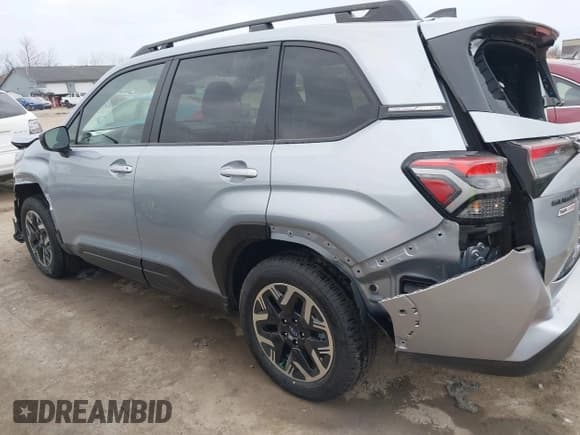 ✅ 2025 Subaru Forester Premium • VIN: JF2SLDBC5SH538293 • Lot: 41898976. Listed on IAAI with 424 mi. Free auction sales archive from the USA and detailed vehicle history report at DreamBid. Image 15.