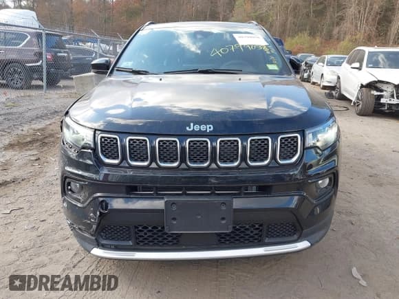 ✅ 2023 Jeep Compass (RED) Edition • VIN: 3C4NJDCN3PT558682 • Lot: 40799058. Wystawiony na IAAI z przebiegiem 8 786 mil. Bezpłatny archiwum sprzedaży aukcyjnych z USA i szczegółowy raport historii pojazdu na DreamBid. Zdjęcie 12.