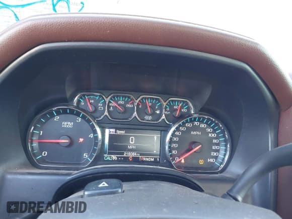 ✅ 2015 Chevrolet Silverado 2500HD High Country • VIN: 1GC1KXE85FF538303 • Lot: 43607471. Wystawiony na IAAI z przebiegiem 216 084 mil. Bezpłatny archiwum sprzedaży aukcyjnych z USA i szczegółowy raport historii pojazdu na DreamBid. Zdjęcie 7.