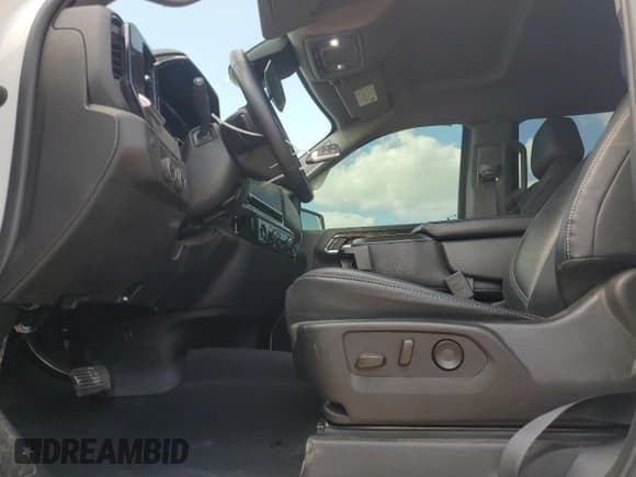 ✅ 2023 Chevrolet Silverado 1500 RST • VIN: 2GCPADED3P1155932 • Lot: 86698405. Wystawiony na Copart z przebiegiem 29 498 mil. Bezpłatny archiwum sprzedaży aukcyjnych z USA i szczegółowy raport historii pojazdu na DreamBid. Zdjęcie 7.