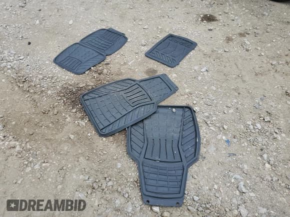 ✅ 2016 Chevrolet Traverse LT • VIN: 1GNKRHKD0GJ315079 • Lot: 63951194. Wystawiony na Copart z przebiegiem 141 754 mil. Bezpłatny archiwum sprzedaży aukcyjnych z USA i szczegółowy raport historii pojazdu na DreamBid. Zdjęcie 15.