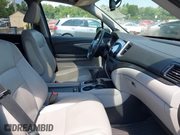 ✅ 2018 Honda Pilot EX-L • VIN: 5FNYF6H5XJB013698 • Lot: 42986201. Listed on IAAI with 63,873 mi. Free auction sales archive from the USA and detailed vehicle history report at DreamBid. Image 5.