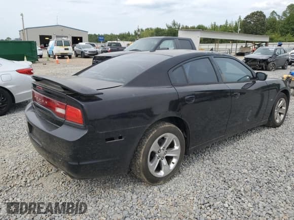 ✅ 2011 Dodge Charger Rallye • VIN: 2B3CL3CG9BH552434 • Лот: 71918205. Опубликован ранее на Copart с пробегом Не указан. Бесплатный доступ к архиву аукционных продаж из США и подробный отчёт об истории автомобиля на DreamBid. Изображение 3.