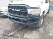 ✅ 2020 Ram 2500 Tradesman • VIN: 3C7WR4HJXLG201931 • Lot: 41832892. Wystawiony na IAAI z przebiegiem 86 215 mil. Bezpłatny archiwum sprzedaży aukcyjnych z USA i szczegółowy raport historii pojazdu na DreamBid. Zdjęcie 6.