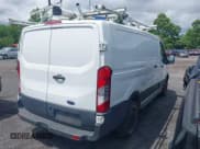 ✅ 2017 Ford Transit • VIN: 1FTYE1ZM0HKA09961 • Lot: 42434479. Wystawiony na IAAI z przebiegiem 51 061 mil. Bezpłatny archiwum sprzedaży aukcyjnych z USA i szczegółowy raport historii pojazdu na DreamBid. Zdjęcie 4.