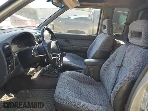 ✅ 1996 Nissan Frontier XE • VIN: 1N6SD16S7TC365822 • Lot: 54089905. Listed on Copart with 252,174 mi. Free auction sales archive from the USA and detailed vehicle history report at DreamBid. Image 7.