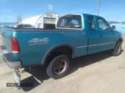 ✅ 1998 Ford F-250 • VIN: 2FTPX2864WCA38542 • Lot: 37888664. Wystawiony na IAAI z przebiegiem 196 640 mil. Bezpłatny archiwum sprzedaży aukcyjnych z USA i szczegółowy raport historii pojazdu na DreamBid. Zdjęcie 4.