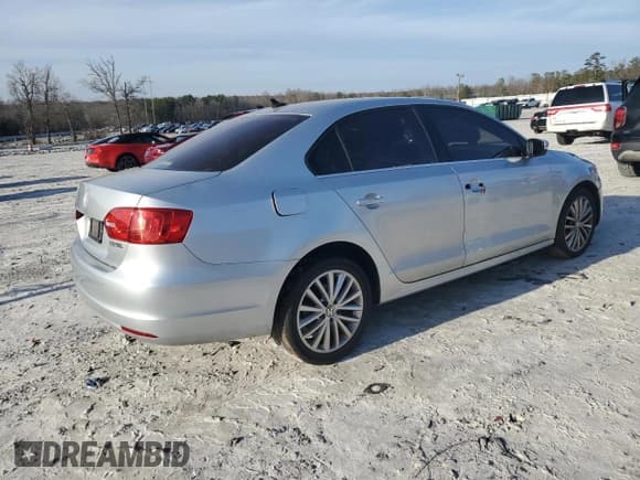 ✅ 2011 Volkswagen Jetta SEL • VIN: 3VWLX7AJ6BM096089 • Lot: 45872025. Listed on Copart with 147,259 mi. Free auction sales archive from the USA and detailed vehicle history report at DreamBid. Image 3.