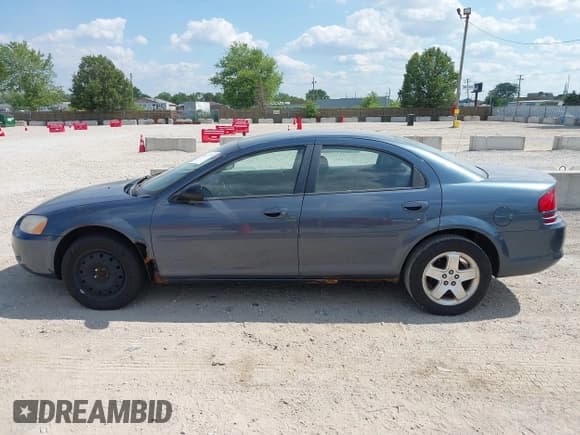 ✅ 2002 Dodge Stratus SXT • VIN: 1B3EL46X52N109893 • Lot: 42637795. Wystawiony na IAAI z przebiegiem 200 036 mil. Bezpłatny archiwum sprzedaży aukcyjnych z USA i szczegółowy raport historii pojazdu na DreamBid. Zdjęcie 14.