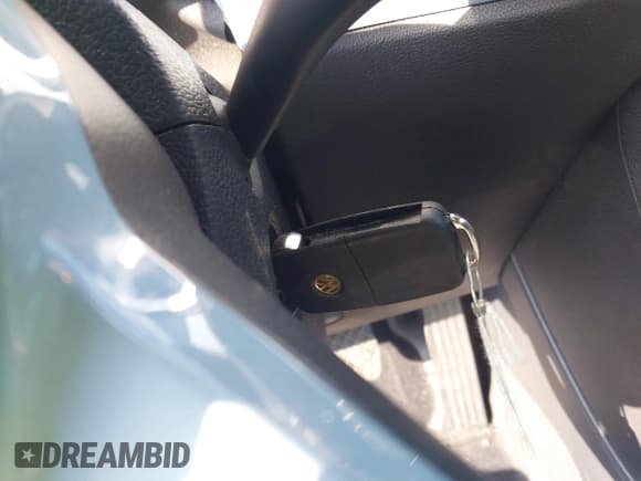 ✅ 2012 Volkswagen Beetle 2.5L • VIN: 3VWJX7AT0CM614269 • Lot: 43772516. Listed on IAAI with 129,147 mi. Free auction sales archive from the USA and detailed vehicle history report at DreamBid. Image 11.