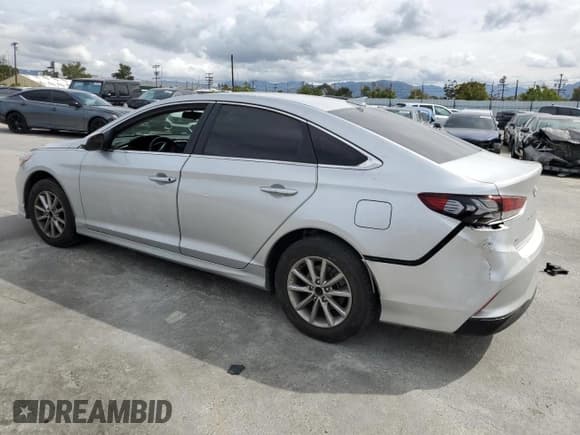 ✅ 2018 Hyundai Sonata SE • VIN: 5NPE24AF3JH693564 • Лот: 50357123. Опубликован ранее на Copart с пробегом Не указан. Бесплатный доступ к архиву аукционных продаж из США и подробный отчёт об истории автомобиля на DreamBid. Изображение 2.