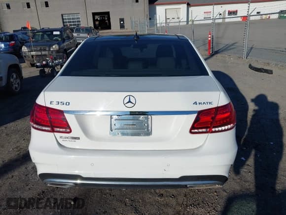 ✅ 2014 Mercedes-Benz E 350 Sport • VIN: WDDHF8JB3EA902021 • Lot: 43783406. Listed on IAAI with 128,510 mi. Free auction sales archive from the USA and detailed vehicle history report at DreamBid. Image 16.