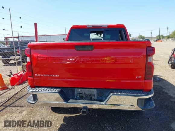 ✅ 2019 Chevrolet Silverado 1500 LT • VIN: 1GCPWCED3KZ157451 • Lot: 42988951. Wystawiony na IAAI z przebiegiem 178 105 mil. Bezpłatny archiwum sprzedaży aukcyjnych z USA i szczegółowy raport historii pojazdu na DreamBid. Zdjęcie 16.