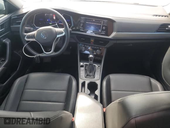 ✅ 2022 Volkswagen Jetta SE • VIN: 3VWEM7BU0NM017885 • Лот: 84229165. Опубликован ранее на Copart с пробегом 38 898 миль. Бесплатный доступ к архиву аукционных продаж из США и подробный отчёт об истории автомобиля на DreamBid. Изображение 8.