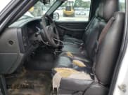 ✅ 2005 Chevrolet Silverado 1500 Work Truck • VIN: 1GCEC14X55Z263257 • Лот: 72441684. Опубликован ранее на Copart с пробегом 168 940 миль. Бесплатный доступ к архиву аукционных продаж из США и подробный отчёт об истории автомобиля на DreamBid. Изображение 7.