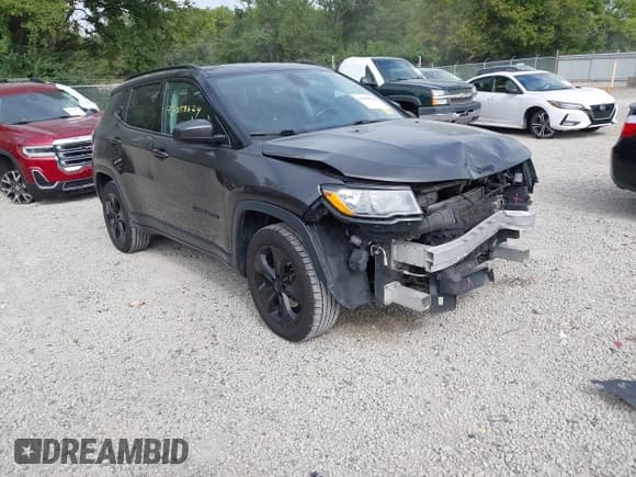 ✅ 2019 Jeep Compass Latitude • VIN: 3C4NJDBB6KT723835 • Lot: 43058624. Listed on IAAI with 135,030 mi. Free auction sales archive from the USA and detailed vehicle history report at DreamBid. Image 1.