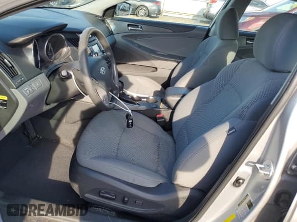 ✅ 2014 Hyundai Sonata GLS • VIN: 5NPEB4AC5EH831178 • Lot: 73840114. Listed on Copart with 106,282 mi. Free auction sales archive from the USA and detailed vehicle history report at DreamBid. Image 7.