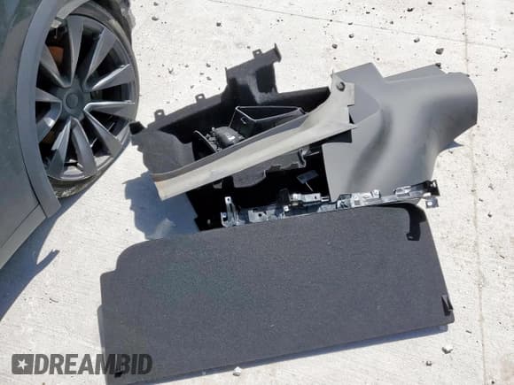 ✅ 2023 Tesla Model X • VIN: 7SAXCBE57PF373069 • Лот: 65409205. Опубликован ранее на Copart с пробегом Не указан. Бесплатный доступ к архиву аукционных продаж из США и подробный отчёт об истории автомобиля на DreamBid. Изображение 13.